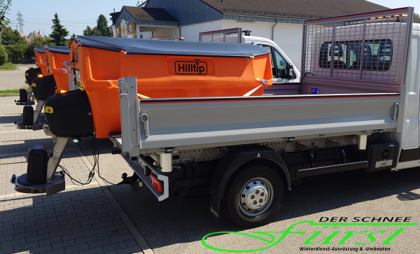 HILLTIP hopperspreader IceStriker 850 with 880 Liter Volume in Orange