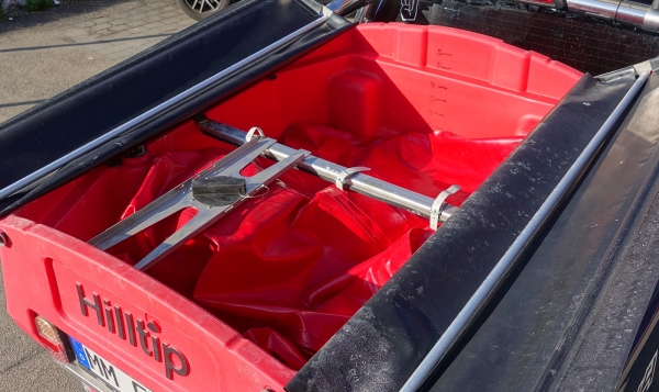 Winterdienstausstattung von Der Schneefürst - HILLTIP bladder tank for ...
